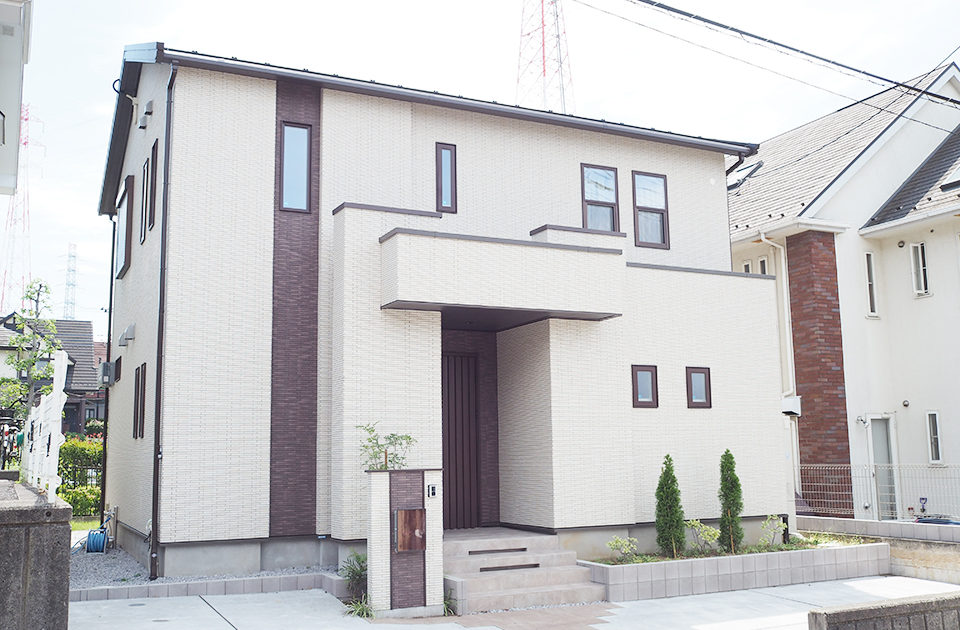 裏から見た現代住宅 裏から見た現代住宅