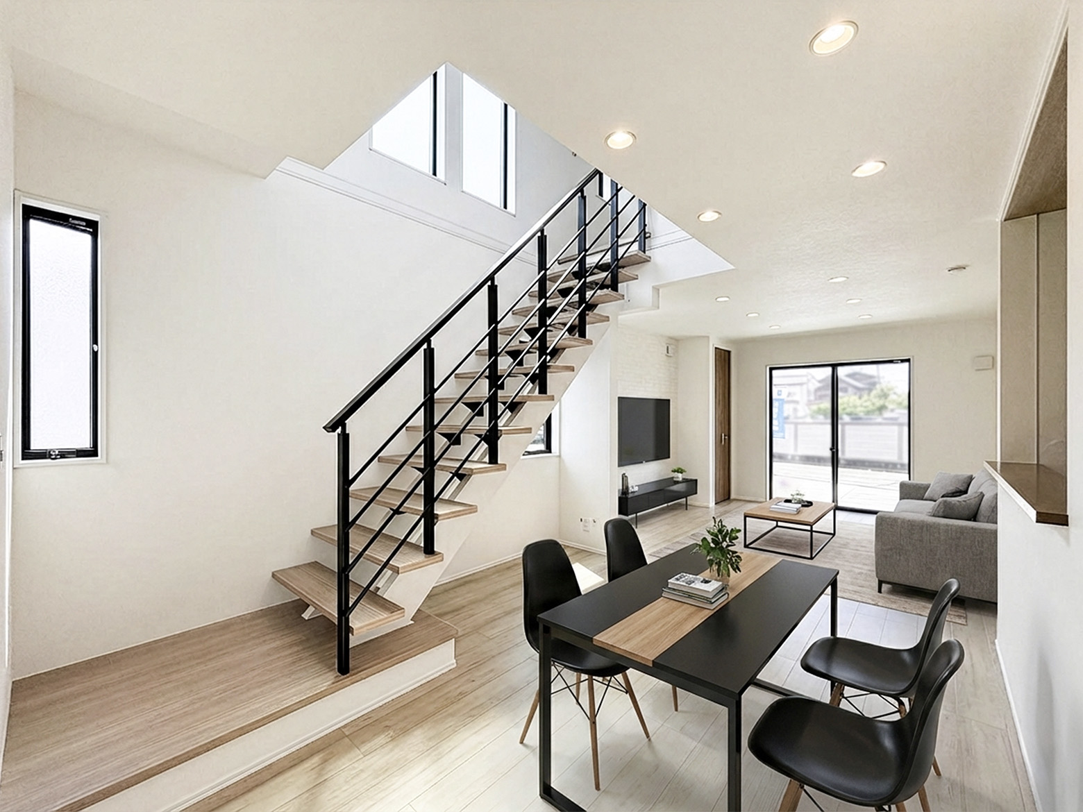 美都住販 施工例 吹抜けリビング