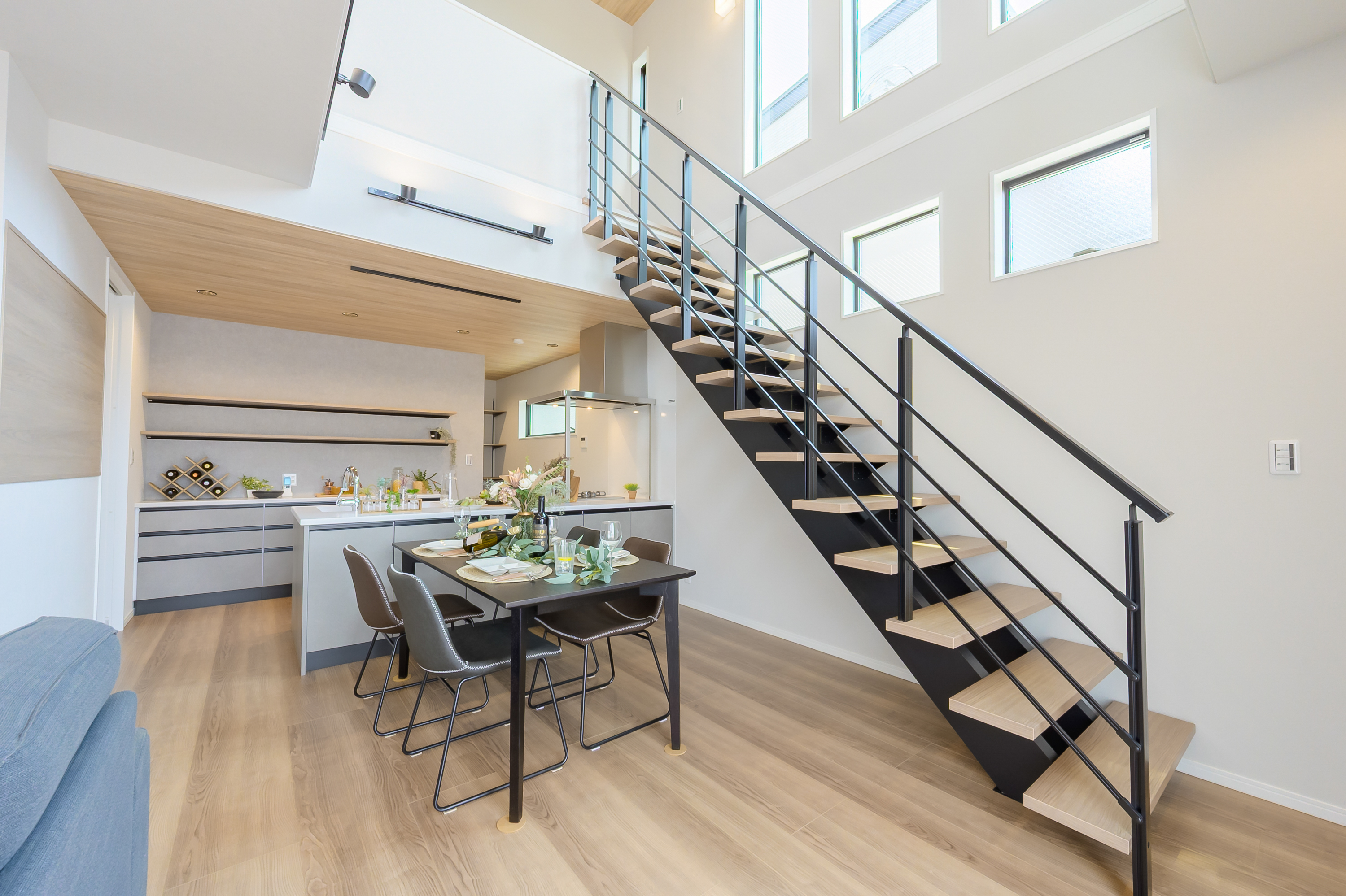 美都住販 施工例 吹抜けリビング