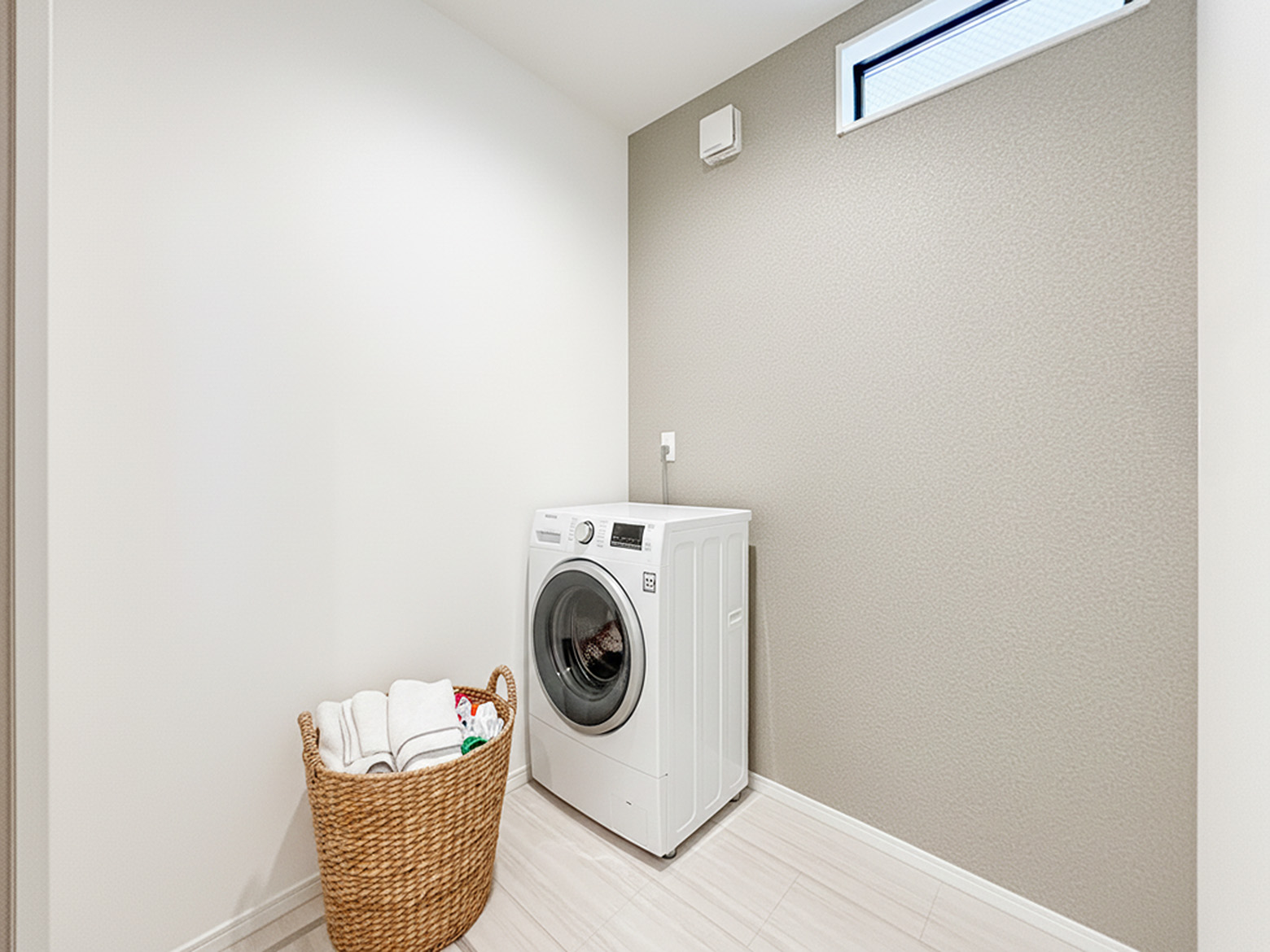 美都住販　施工例　ランドリースペース