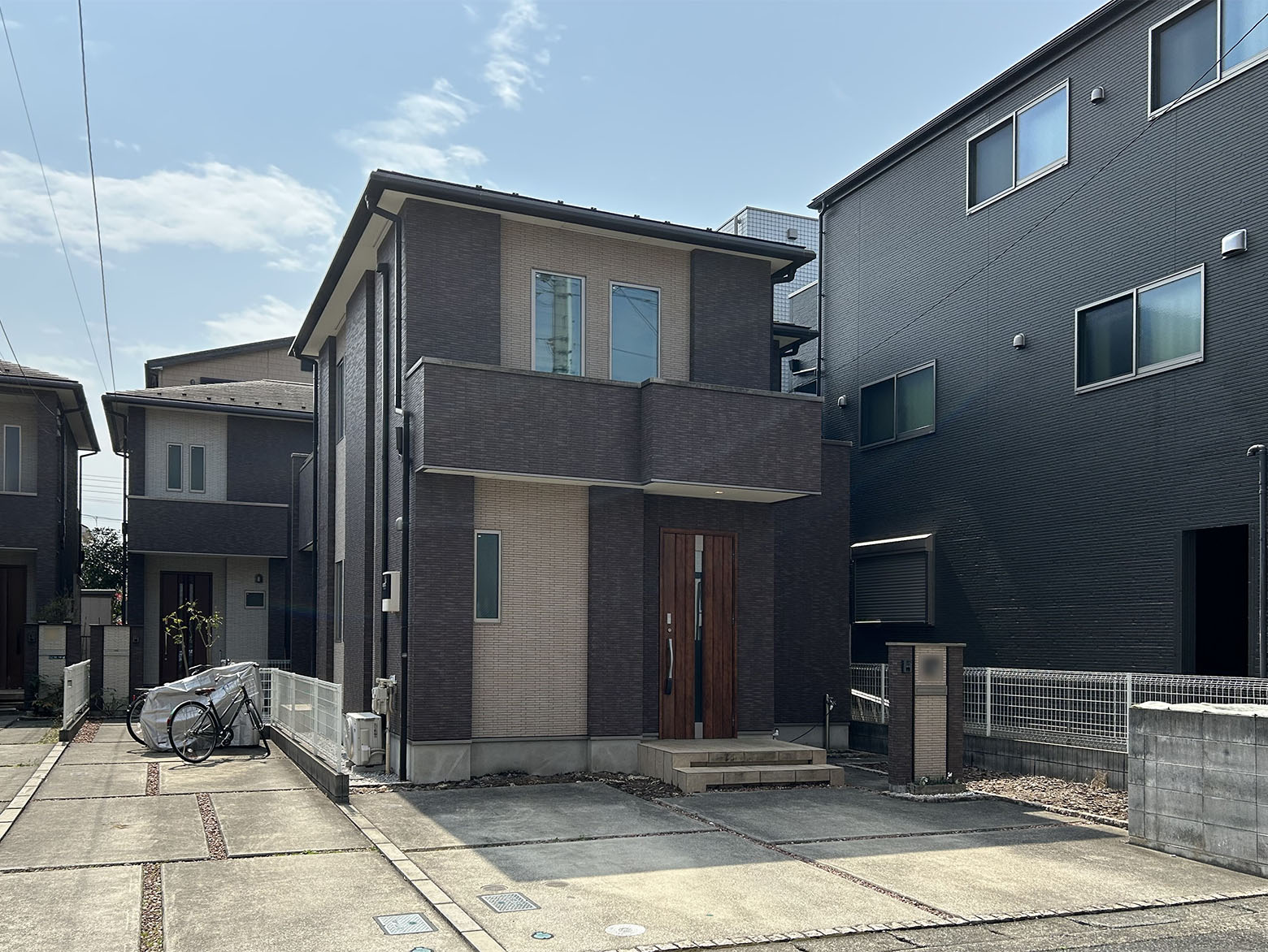 【橋本7丁目】橋本駅13分◇ひろびろリビングとキレイが続く総タイル貼りが魅力の住まい。