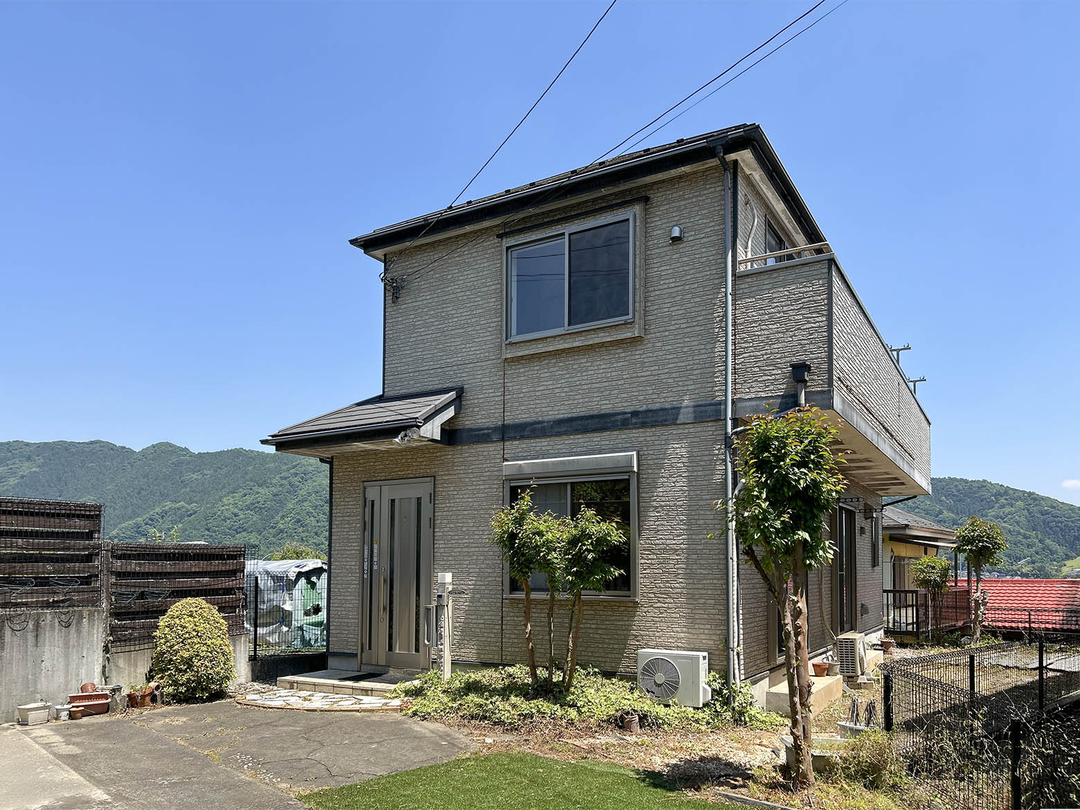 【中野】◇4LDK+庭+ウッドデッキ。ひろびろ土地面積240.40㎡(72.72坪)◇
