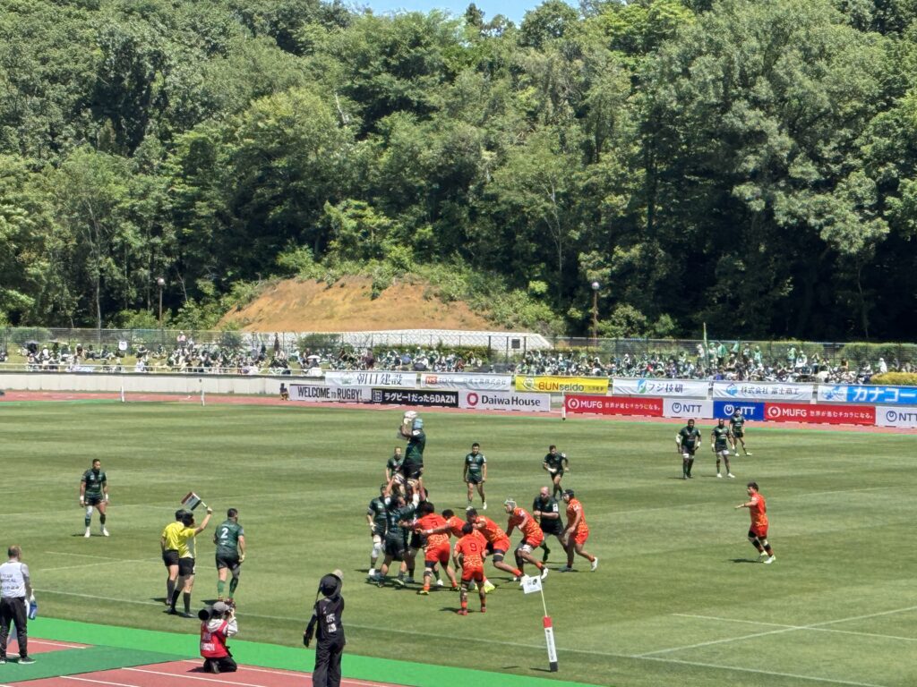 美都住販 スタッフブログ|【ダイナボアーズ】最終戦勝利!さらにFB小泉選手が相模原モデルハウスにご来場!