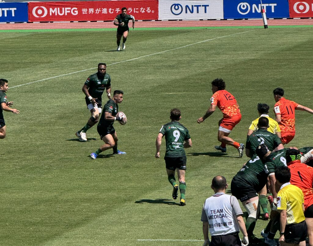 美都住販 スタッフブログ|【ダイナボアーズ】最終戦勝利!さらにFB小泉選手が相模原モデルハウスにご来場!
